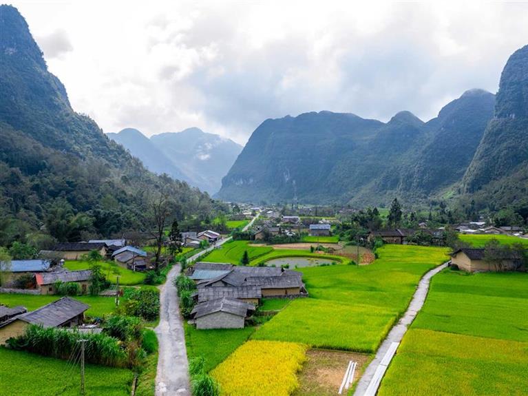 The tranquil beauty of Pho Cao Commune (Dong Van district, Ha Giang province)