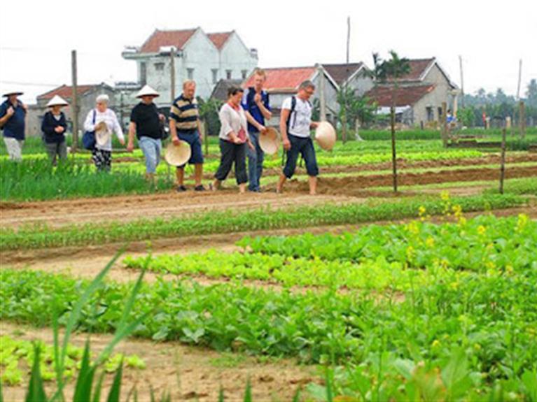 FARMING &amp; FISHING LIFE BY BIKE 